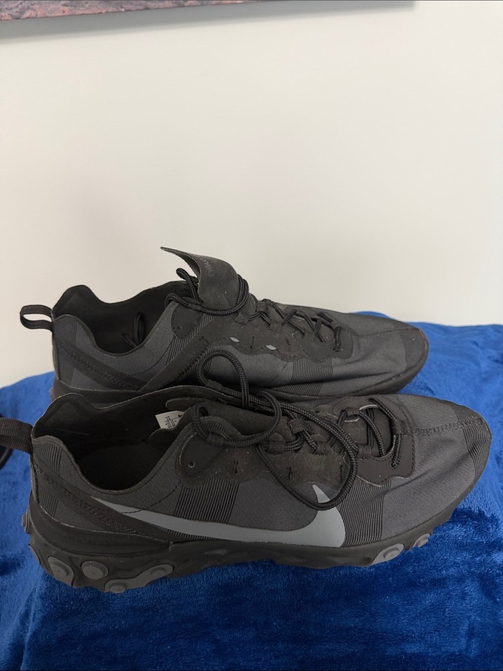 Nike Men's Black and Gray React-Style Sneakers